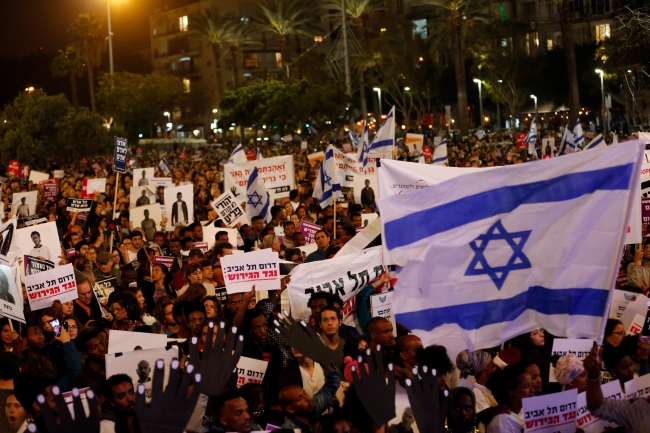 İsrailliler, hükümetin ‘Afrikalı göçmen’ planını protesto etti